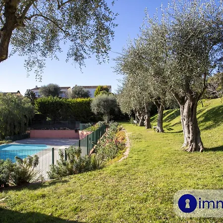 House In With Swimming Pool *